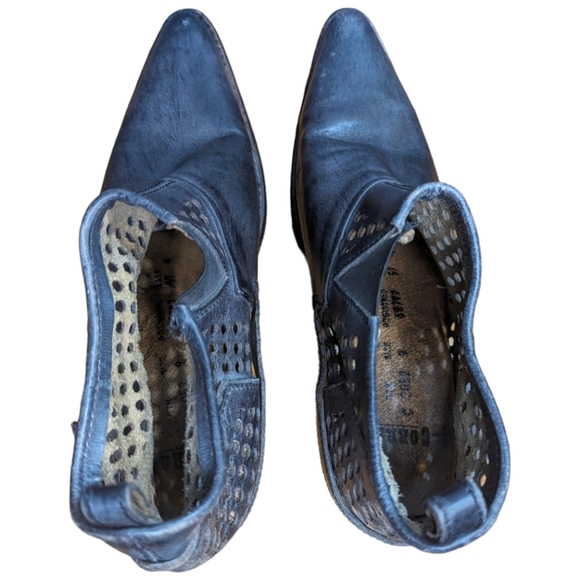 Corral Distressed Laser Cut Perforated Cowboy Ankle Boots sz 9 - Picture 6 of 8